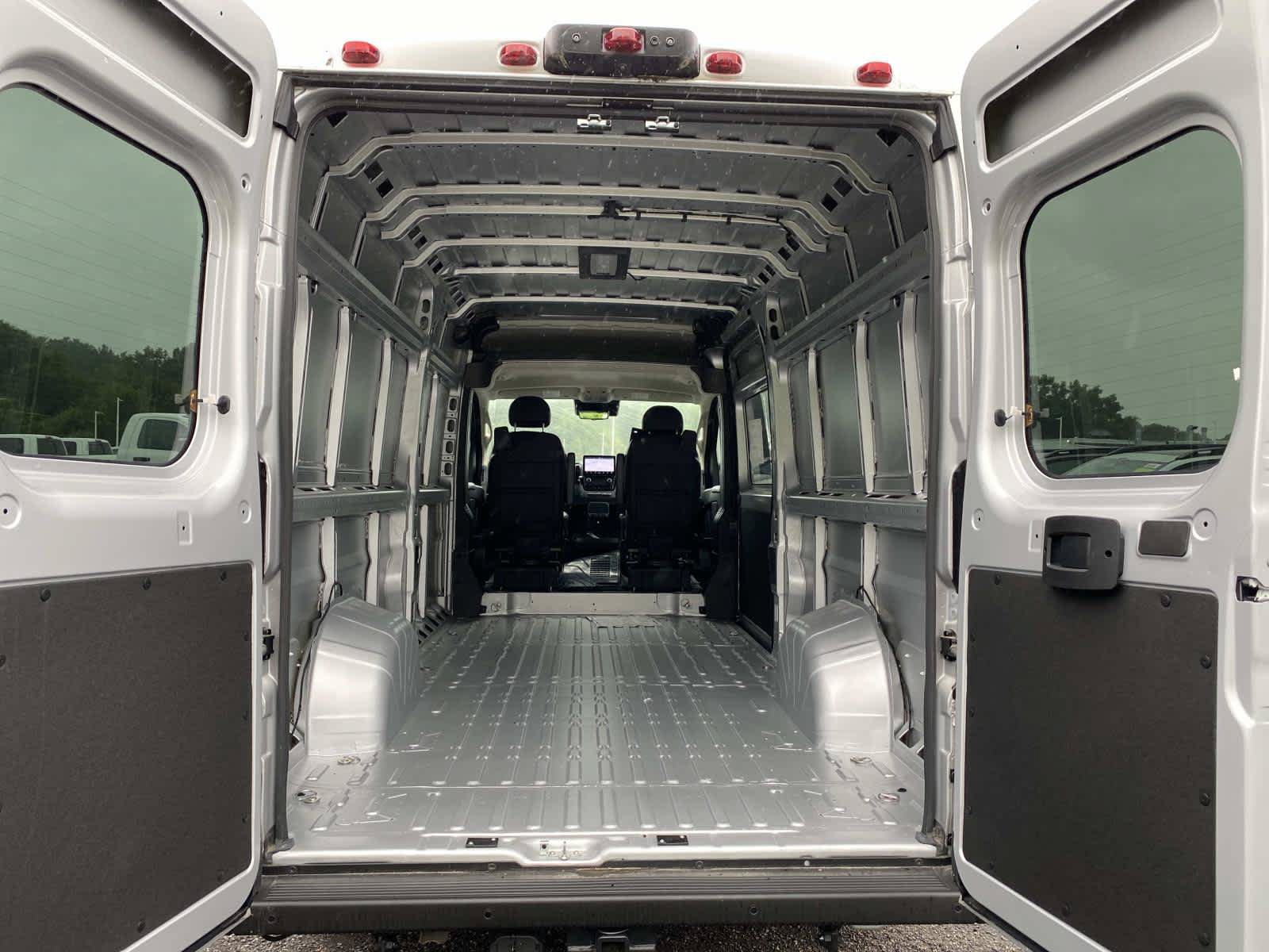 Used 2025 RAM ProMaster 3500 w/ Quick Order Package 22H SLT+ FWD image 6