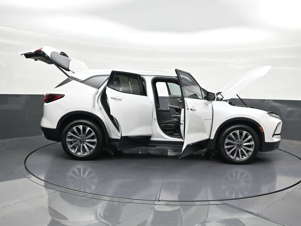 Used 2023 Chevrolet Blazer Premier w/ Driver Confidence II Package FWD image 32