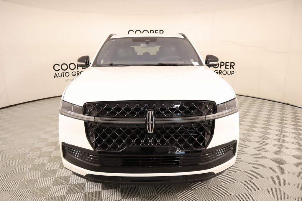 New 2025 Lincoln Navigator Reserve w/ Jet Appearance Package image 9