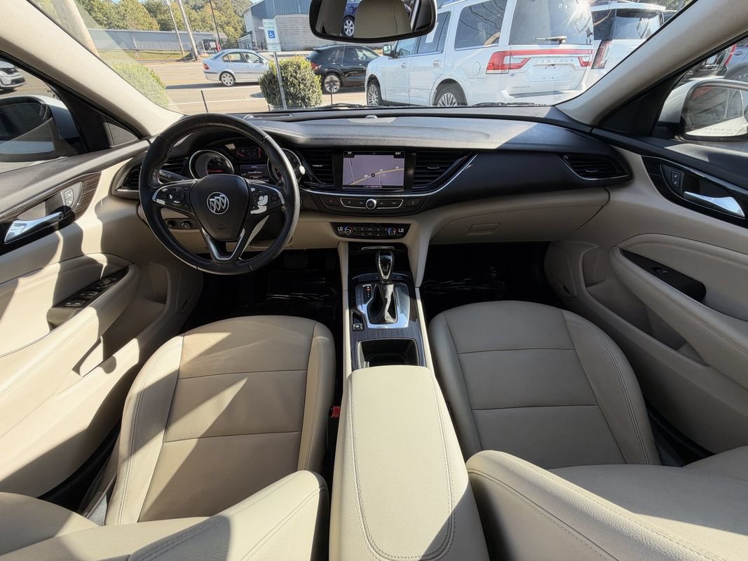 Used 2018 Buick Regal Essence w/ Driver Confidence Package #1 FWD image 18