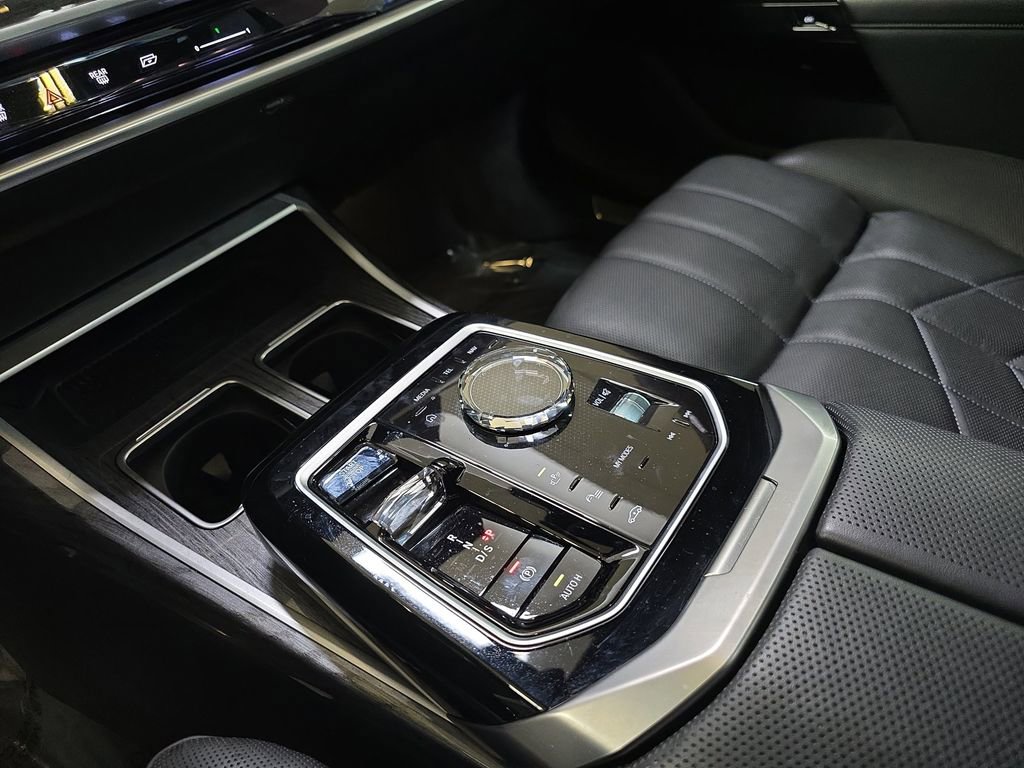 Certified 2023 BMW 760i xDrive w/ Executive Package AWD/4WD image 26