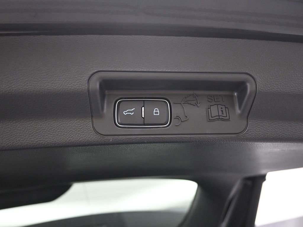 Used 2025 Ford Explorer Platinum w/ LUX Leather Package image 11