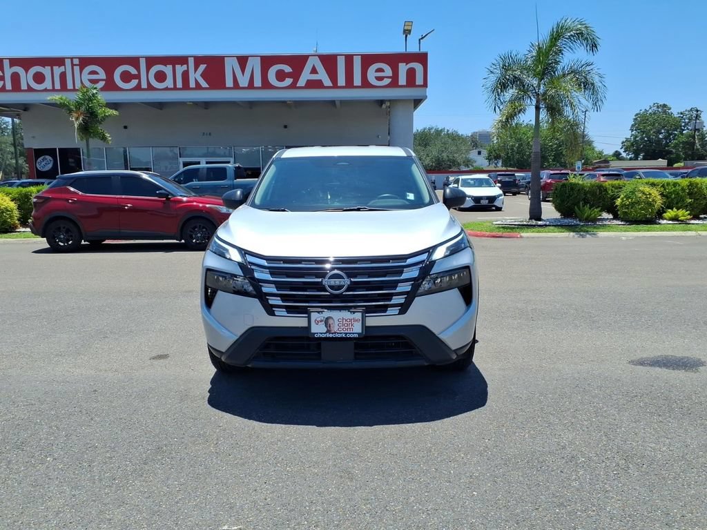 Used 2025 Nissan Rogue S FWD image 8