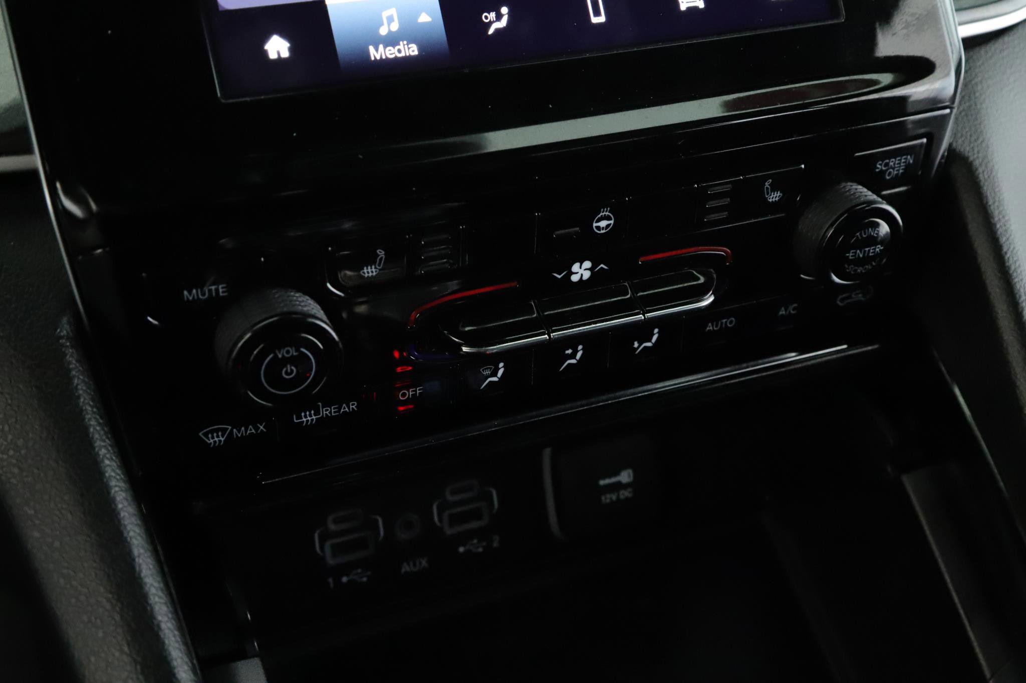 Used 2023 Jeep Grand Cherokee Altitude image 14