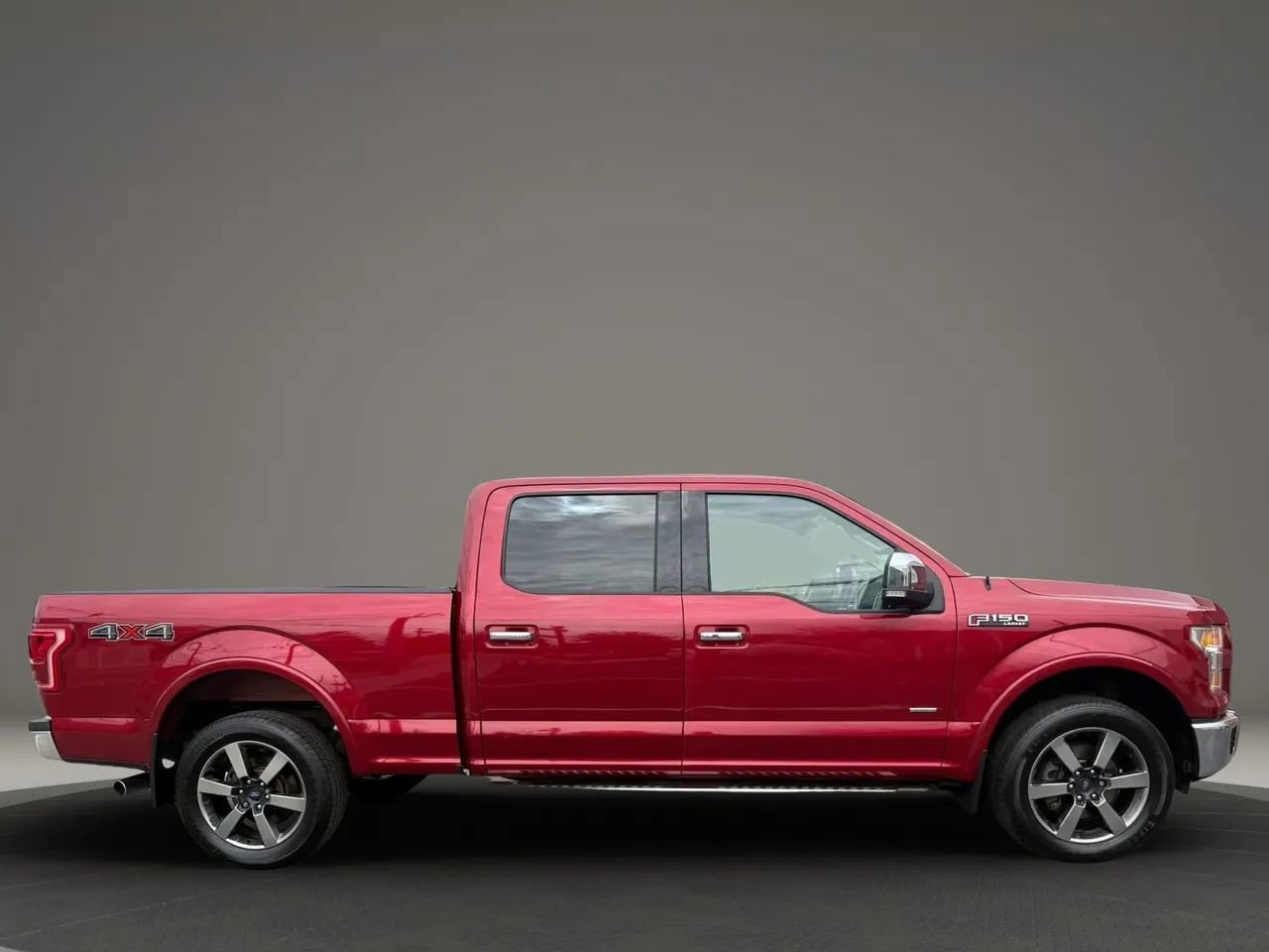 Used 2015 Ford F150 Lariat w/ Equipment Group 501A Mid AWD/4WD image 4