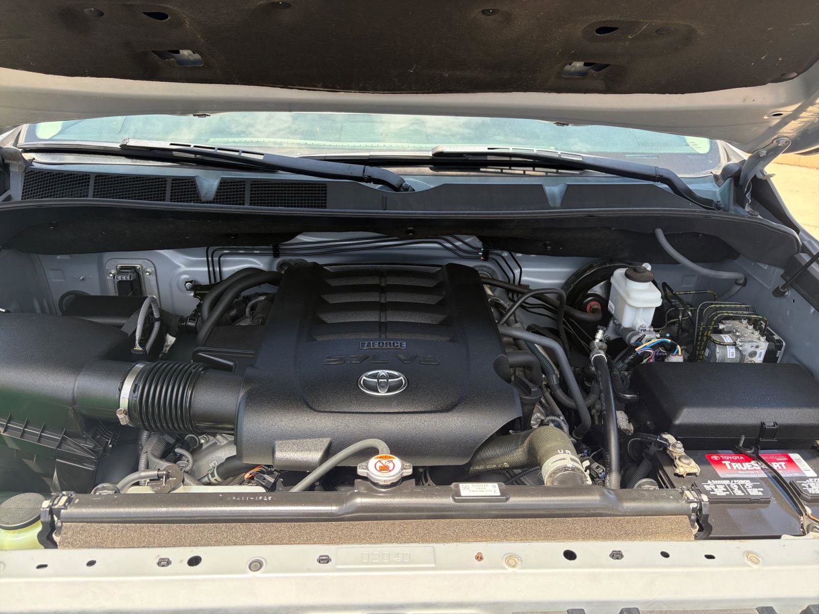Used 2019 Toyota Tundra SR5 w/ Convenience Package AWD/4WD image 28