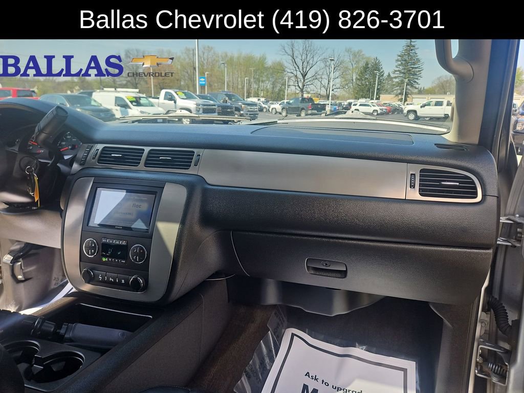 Used 2010 Chevrolet Avalanche LT w/ Luxury Package AWD/4WD image 28