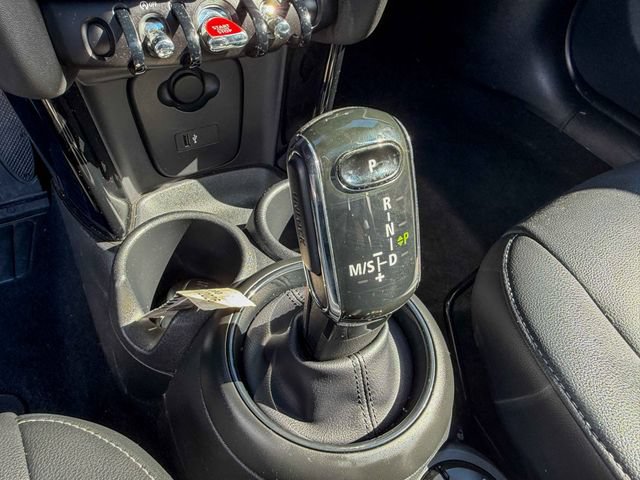 Used 2021 MINI Cooper 4-Door Hardtop w/ 6.5" Touchscreen Package FWD image 13