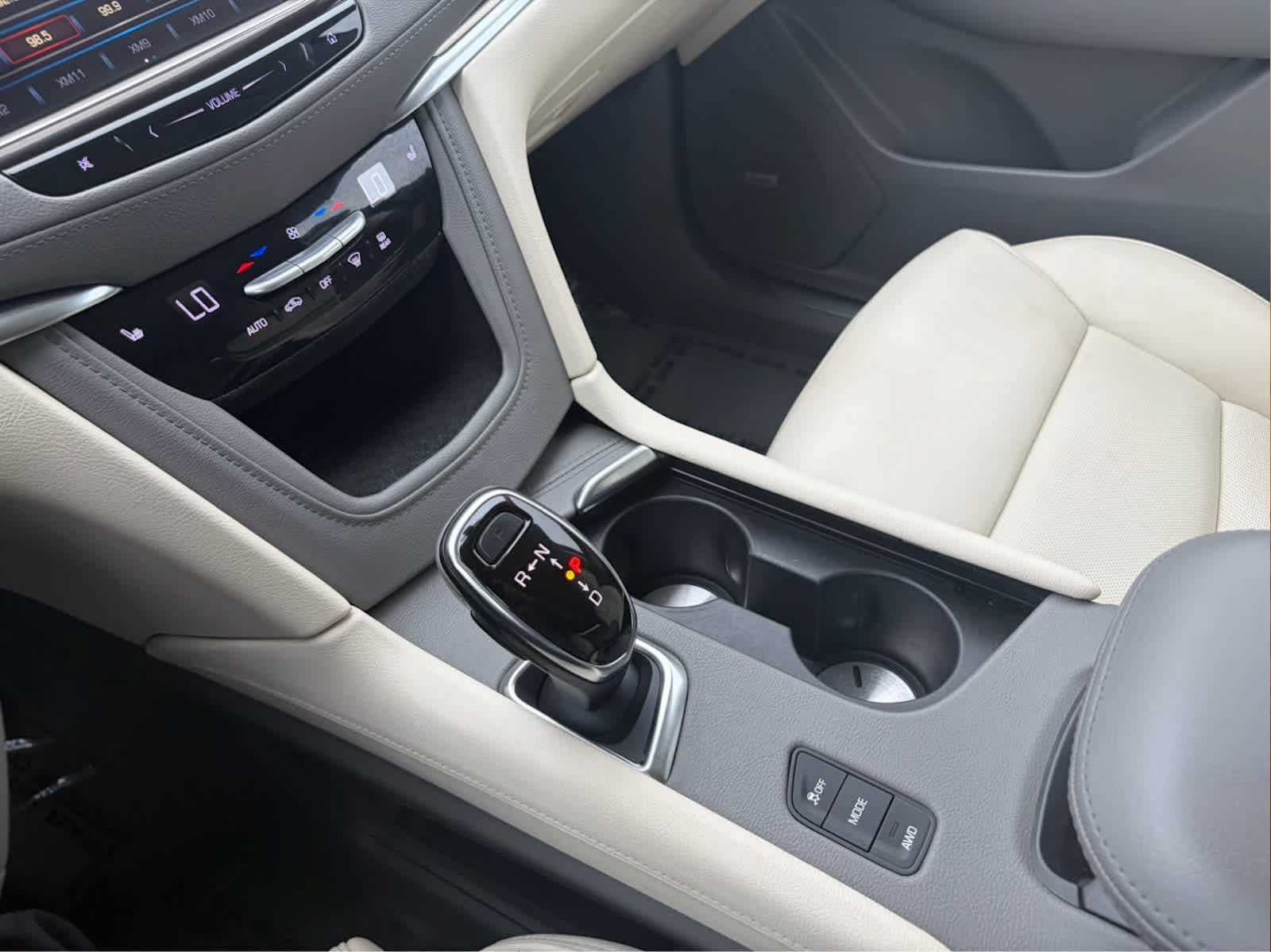 Used 2017 Cadillac XT5 Luxury AWD/4WD image 17