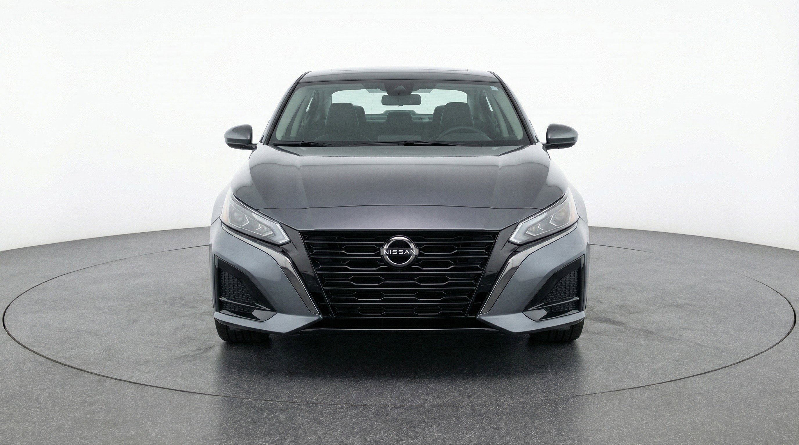 Used 2025 Nissan Altima 2.5 SV image 2