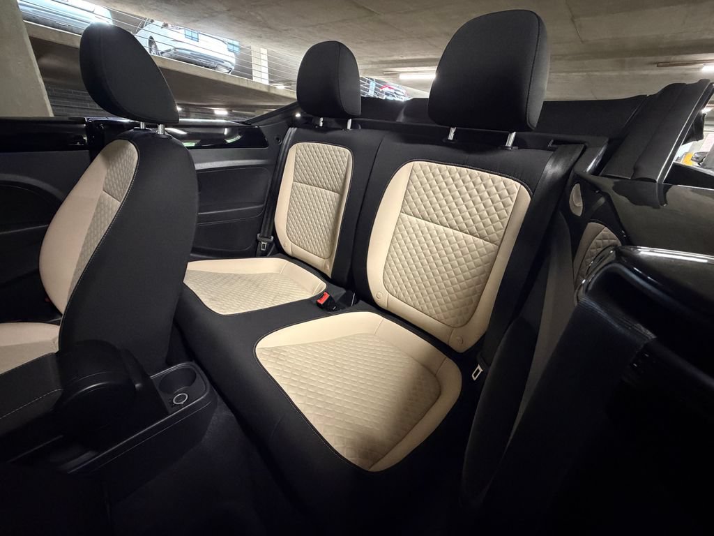 Used 2019 Volkswagen Beetle 2.0T SE FWD image 24