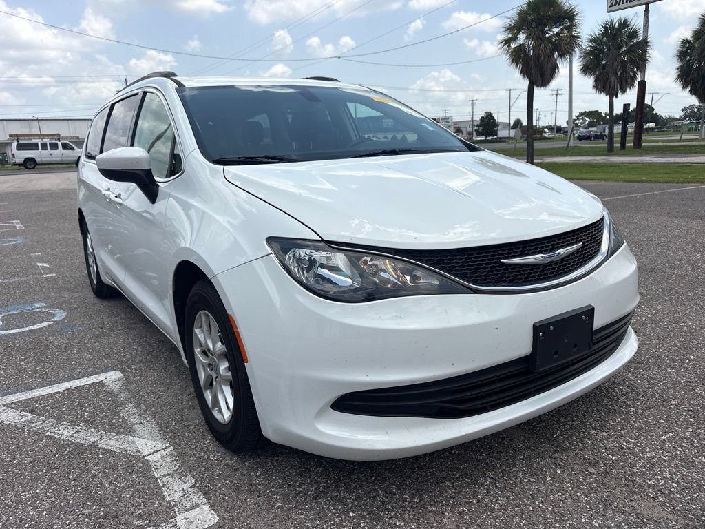 Used 2020 Chrysler Voyager Lxi FWD image 1