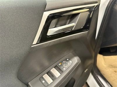 New 2026 Mitsubishi Outlander ES image 14