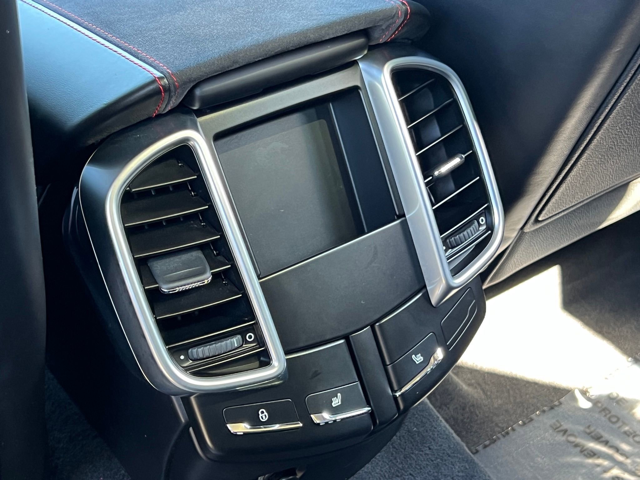 Used 2017 Porsche Cayenne GTS image 19