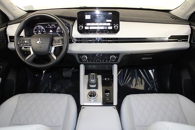 Used 2024 Mitsubishi Outlander SEL image 22