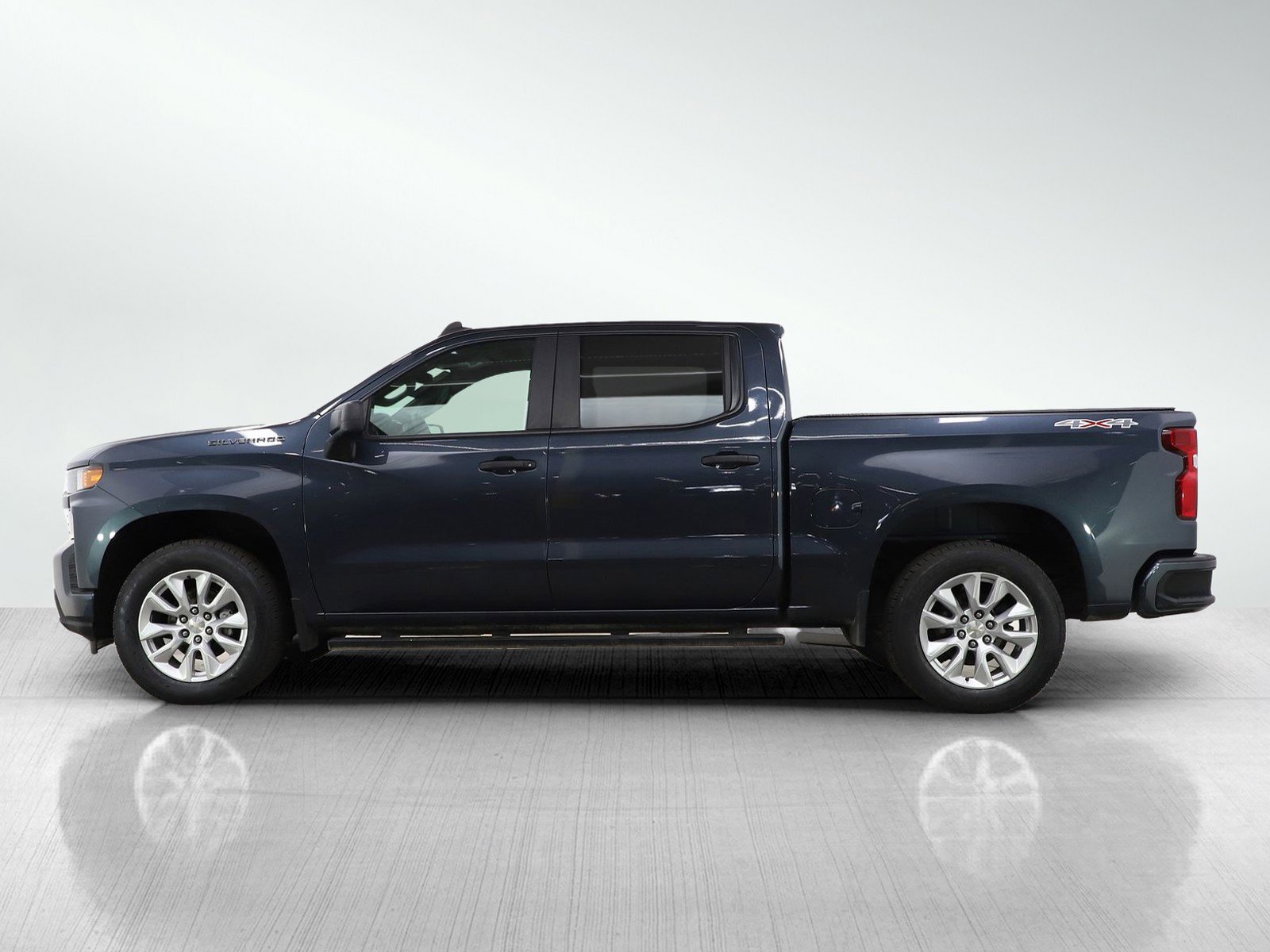 Used 2021 Chevrolet Silverado 1500 Custom image 2