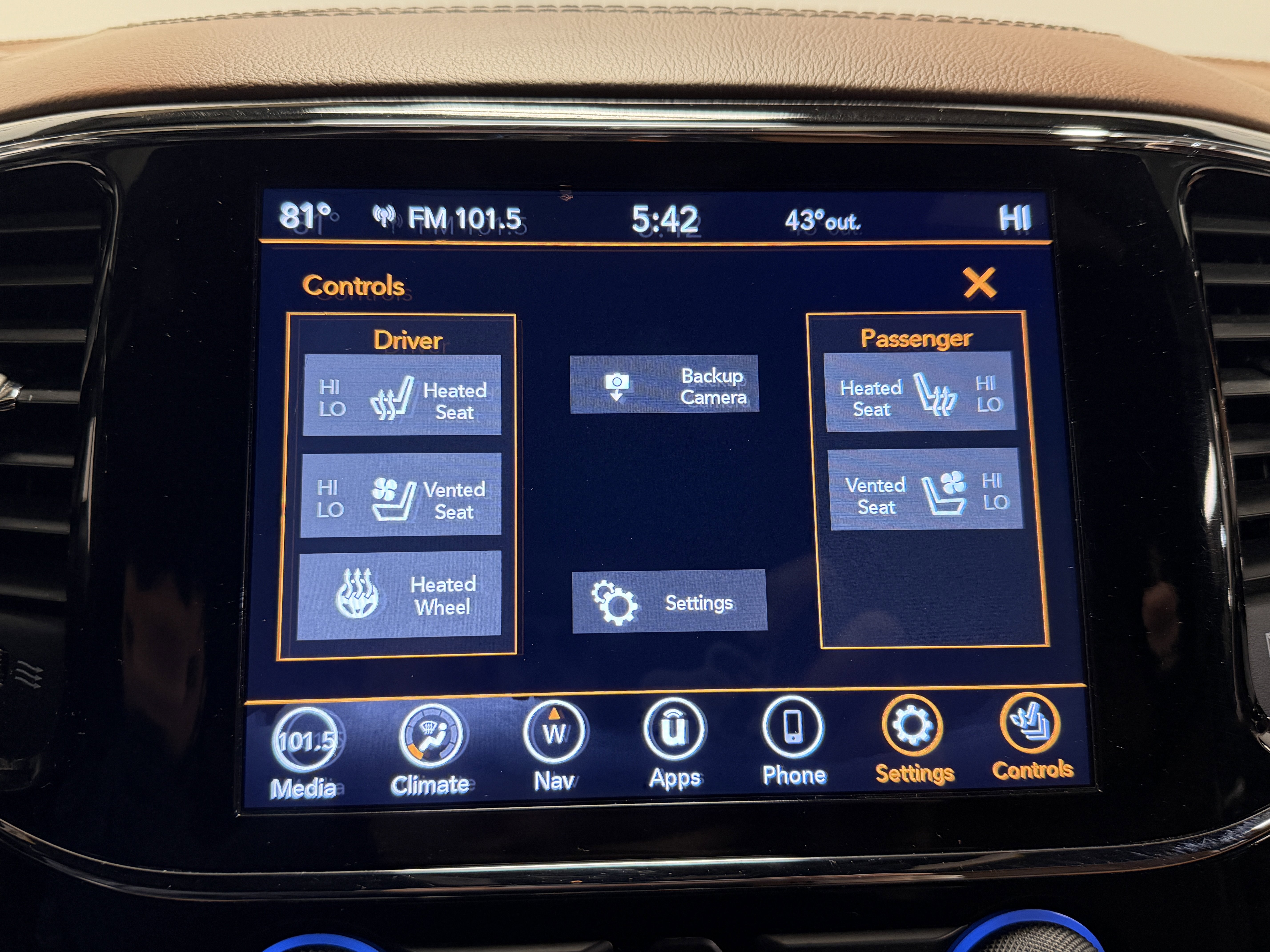 Used 2020 Jeep Grand Cherokee Overland image 14