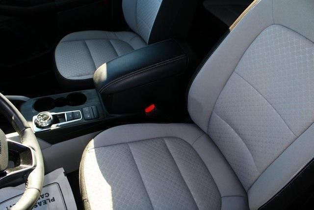 Used 2024 Ford Escape Active image 4