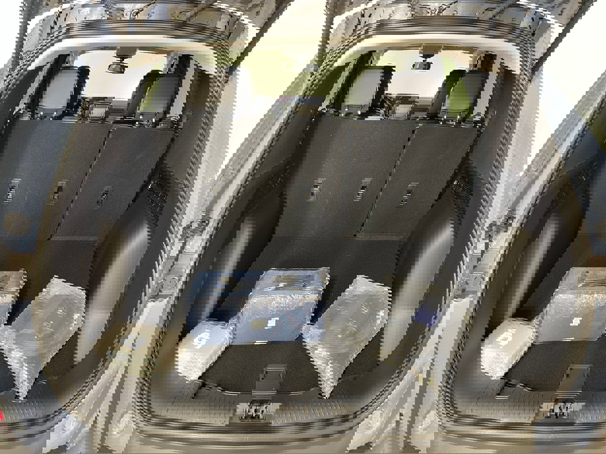 New 2025 Ford Escape SE w/ Class II Trailer Tow Package image 15