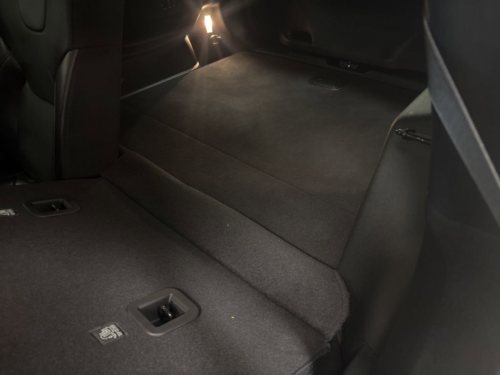 Used 2020 Jeep Cherokee Limited w/ Technology Group image 30