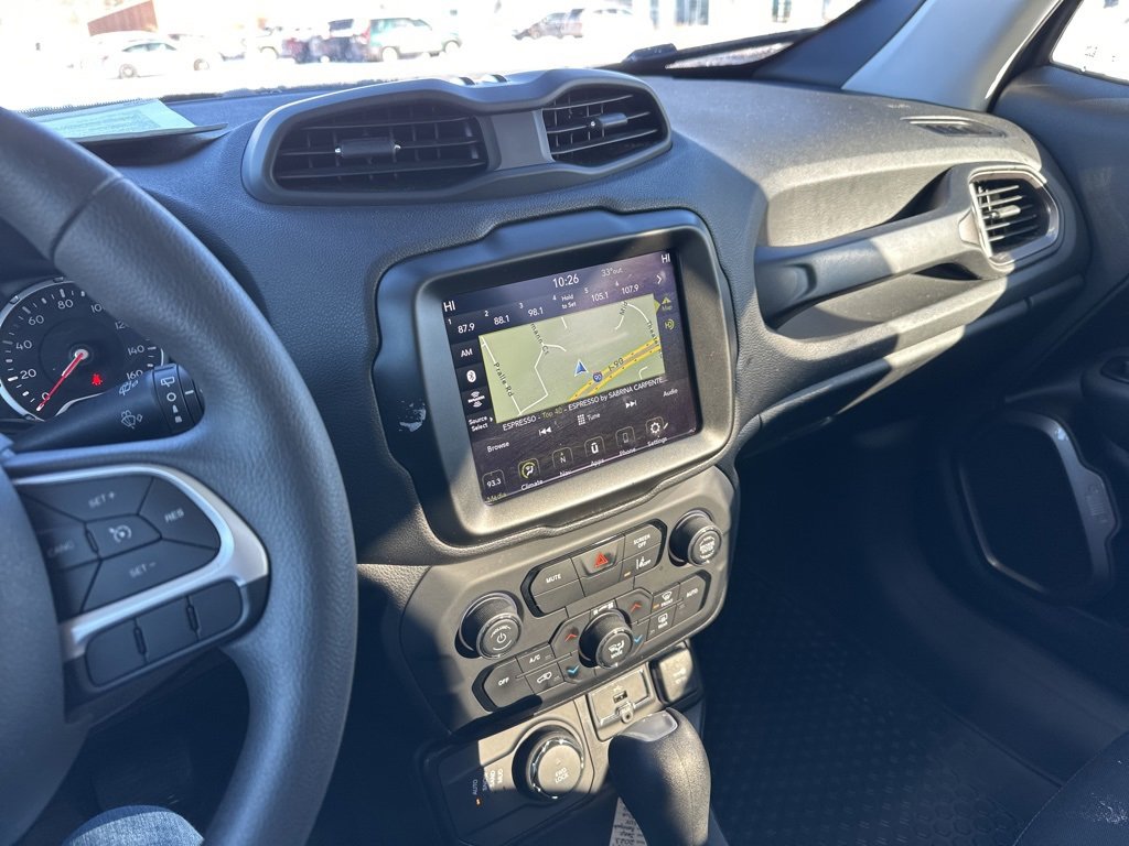 Used 2023 Jeep Renegade Latitude image 18