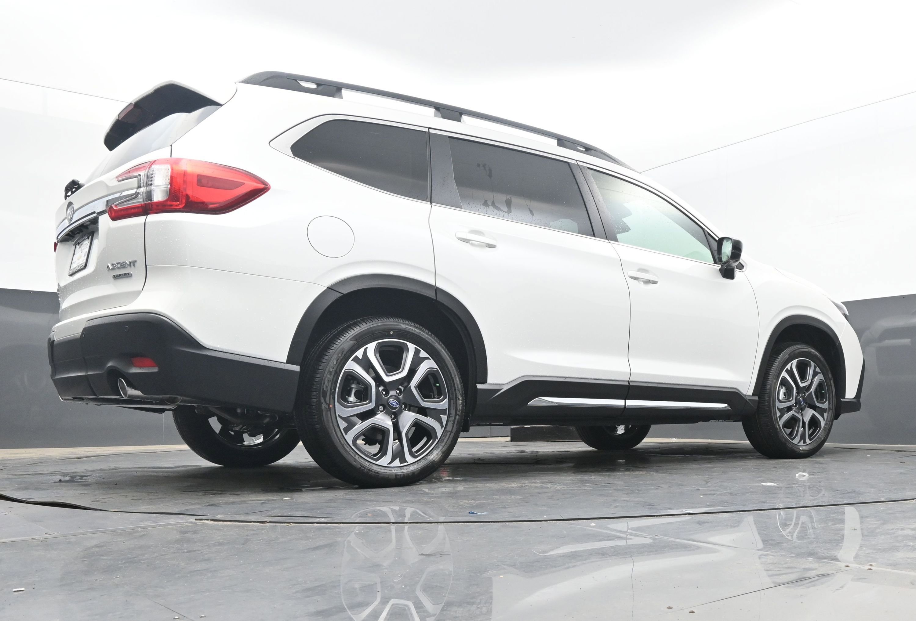 Certified 2025 Subaru Ascent Limited image 30
