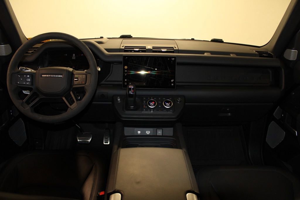 Certified 2024 Land Rover Defender 130 V8 image 38