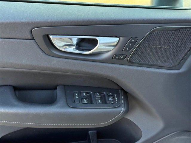 Used 2022 Volvo XC60 T8 Inscription w/ Advanced Package image 17