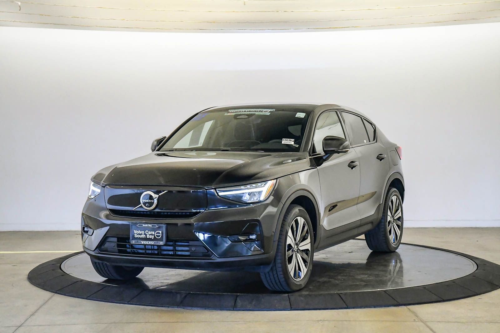 Certified 2023 Volvo C40 P8 Recharge Plus image 1