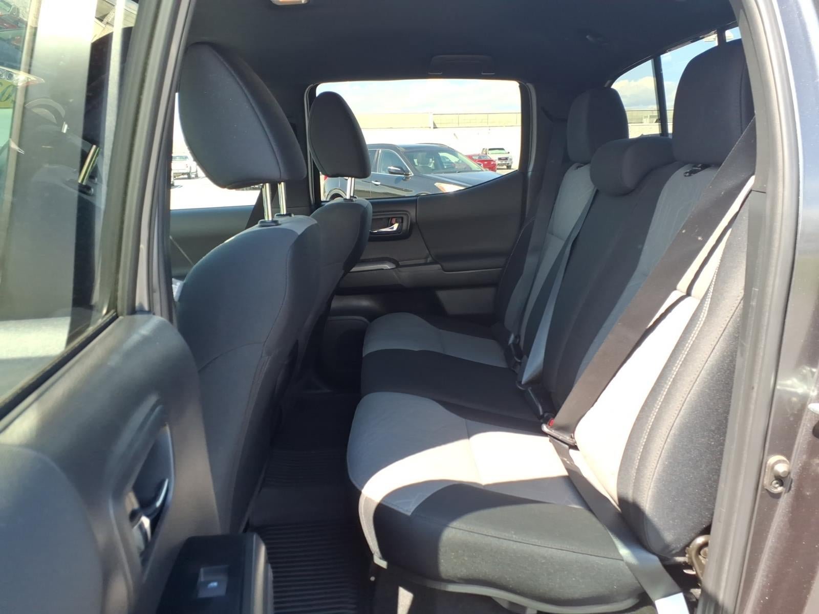 Used 2023 Toyota Tacoma TRD Off-Road w/ Technology Package AWD/4WD image 15