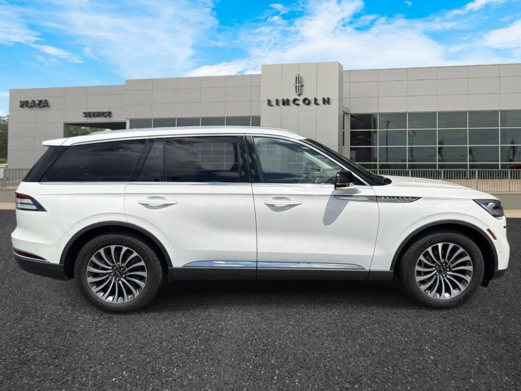 Used 2021 Lincoln Aviator Reserve w/ Elements Package Plus RWD image 2