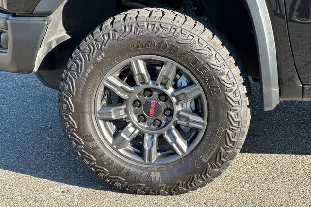 Used 2025 GMC Sierra 1500 AT4X image 47