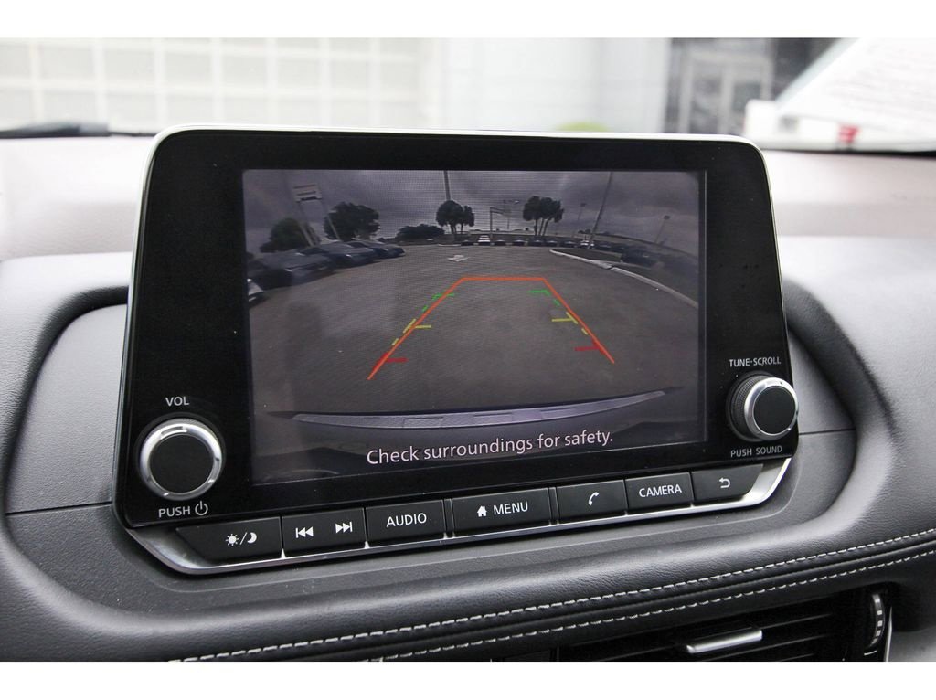 Used 2022 Nissan Rogue SV image 25