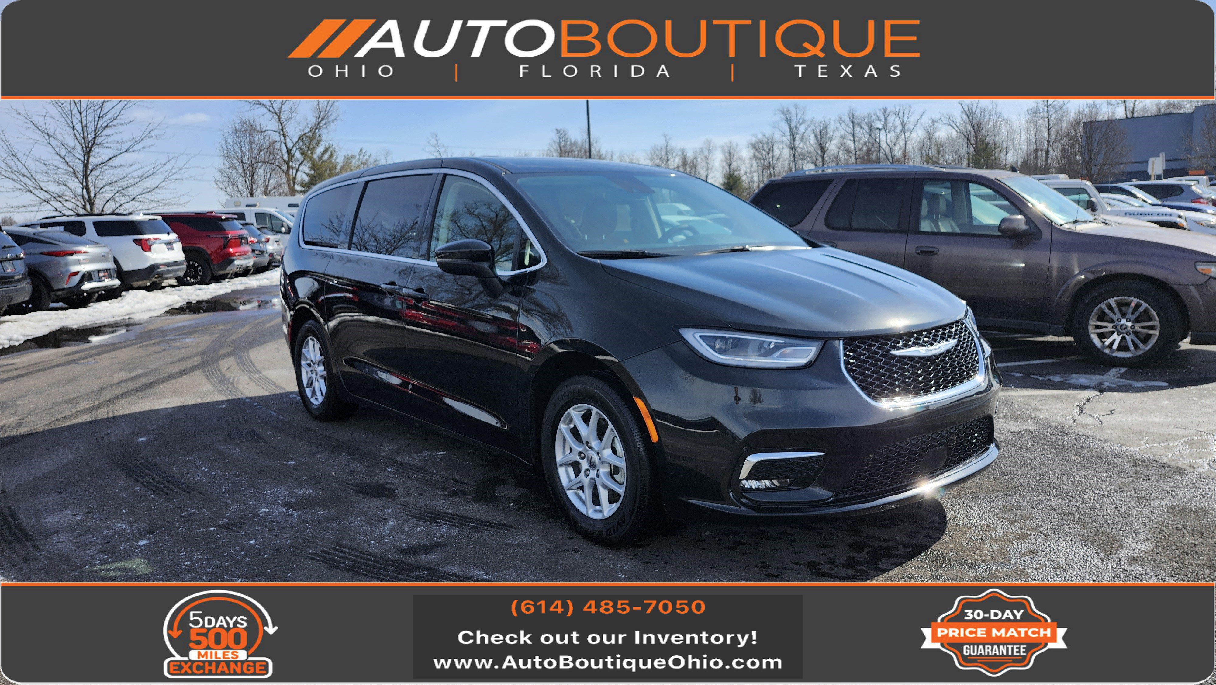Used 2023 Chrysler Pacifica Touring-L image 1