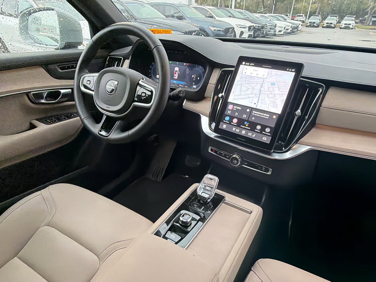 Used 2025 Volvo XC90 B5 Plus image 19