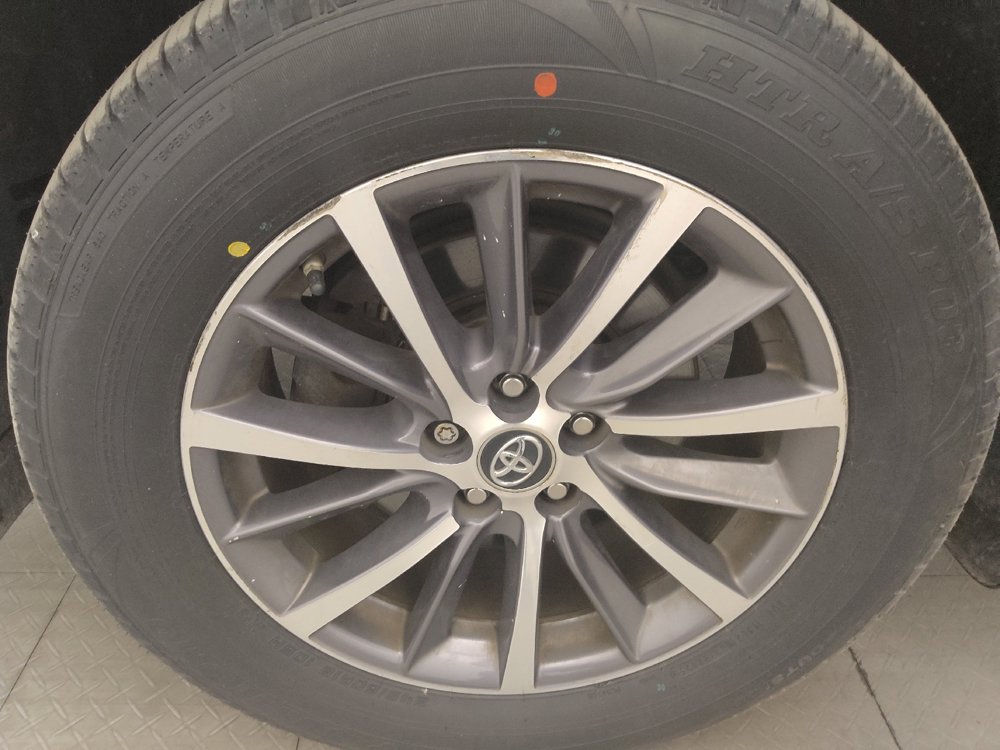 Used 2019 Toyota Highlander XLE AWD/4WD image 31