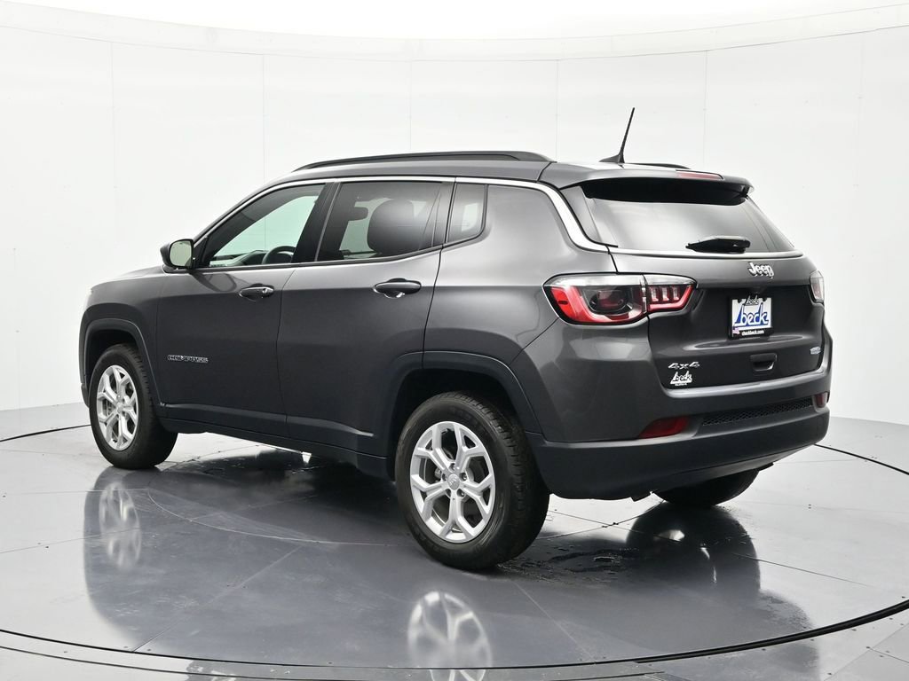Used 2024 Jeep Compass Latitude AWD/4WD image 7