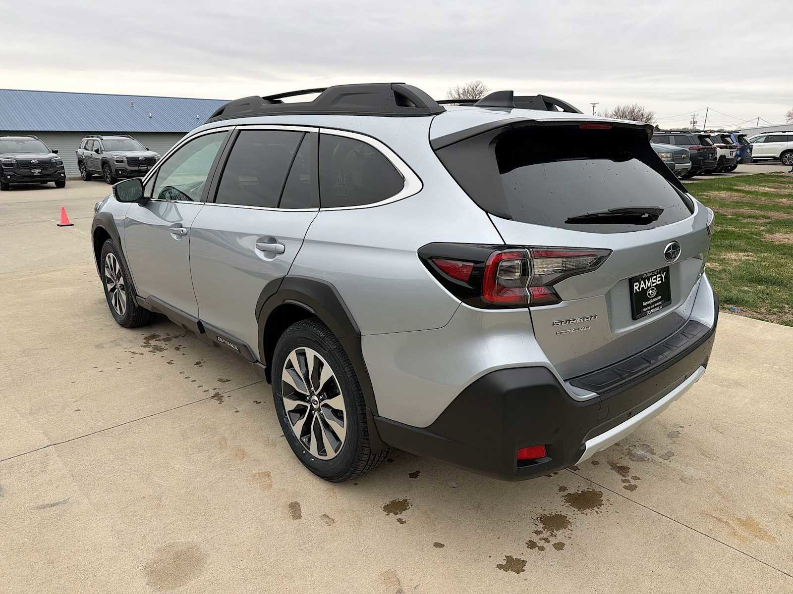 Certified 2023 Subaru Outback Limited image 4