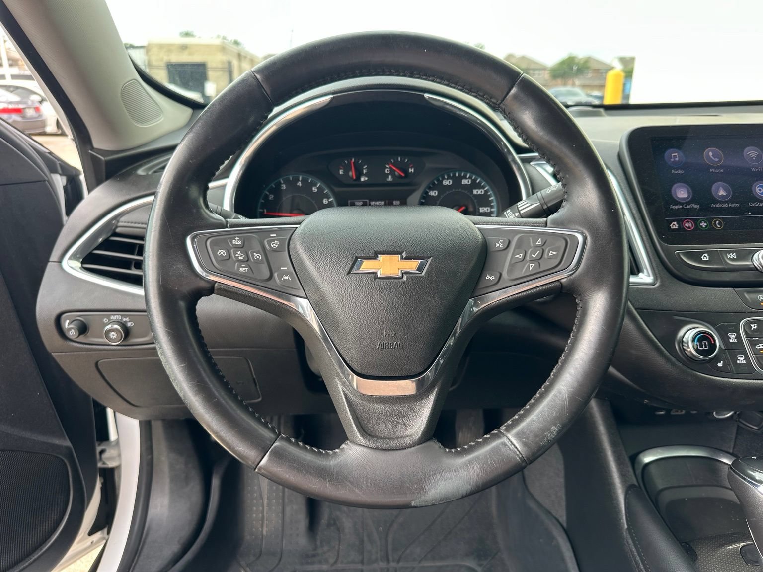 Used 2020 Chevrolet Malibu LT w/ Leather Package FWD image 12