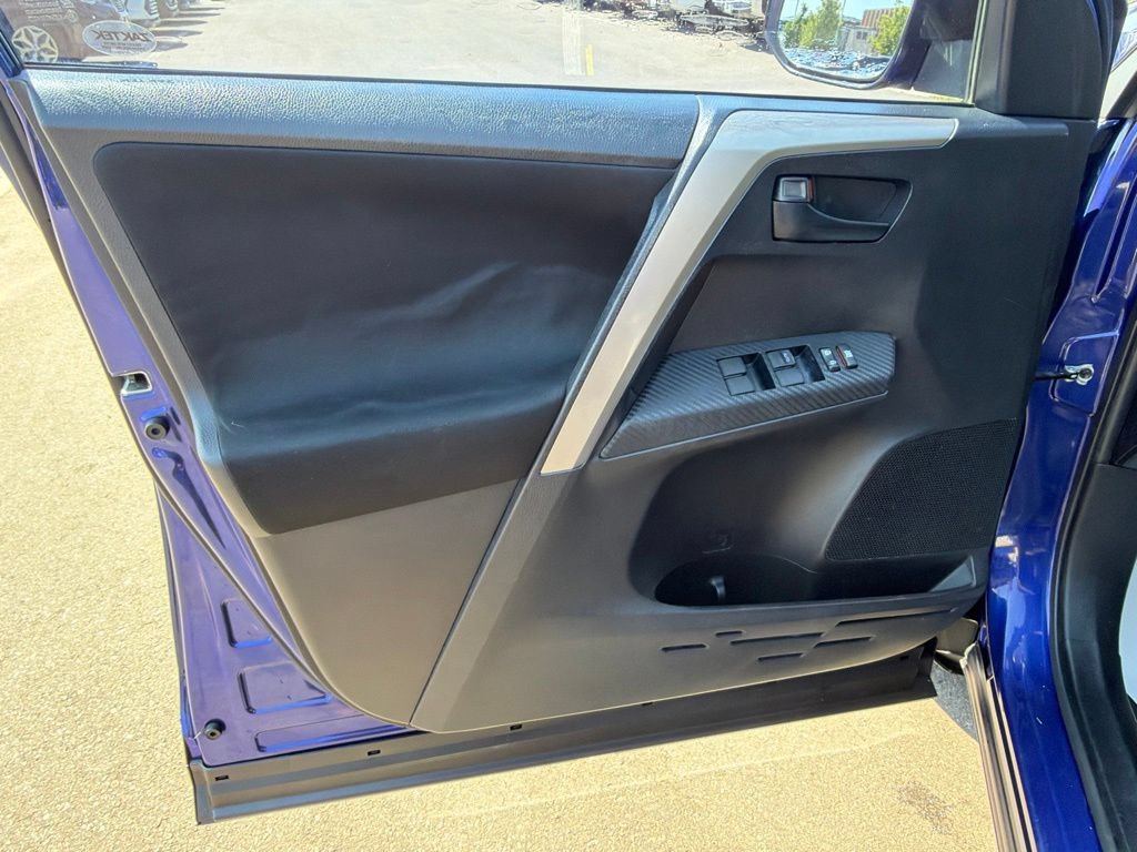 Used 2014 Toyota RAV4 LE FWD image 21