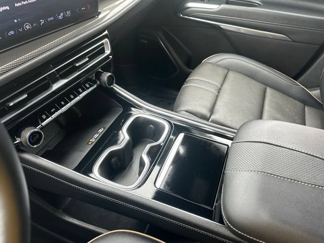 Used 2026 Chevrolet Traverse High Country AWD/4WD image 24