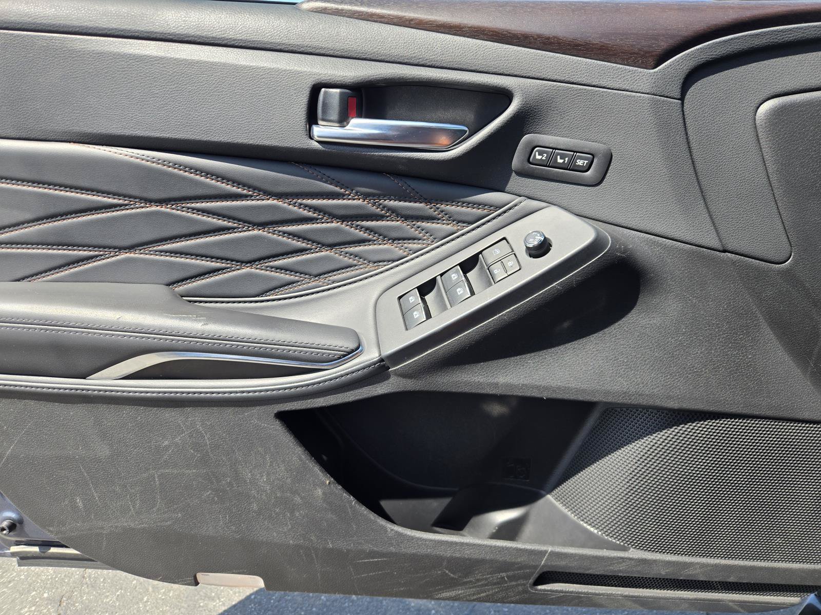 Used 2021 Toyota Avalon Limited w/ Advanced Safety Package FWD image 17