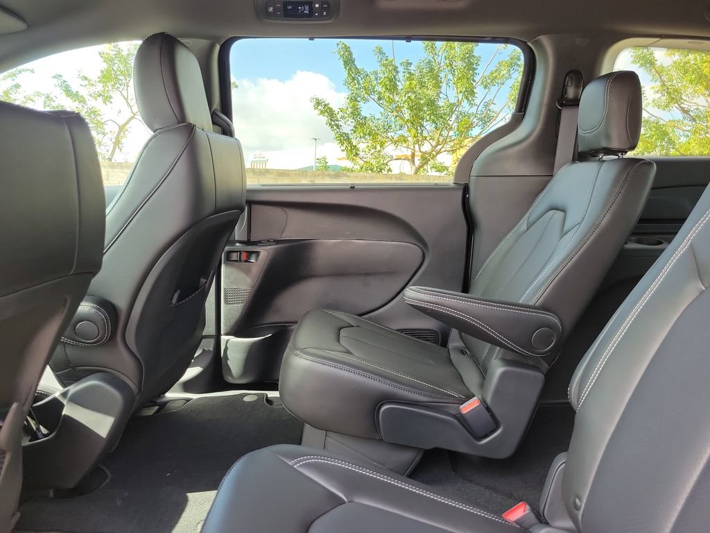 New 2026 Chrysler Voyager LX FWD image 12