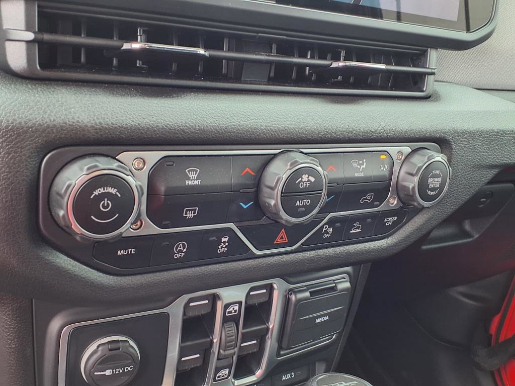 Used 2025 Jeep Gladiator Willys image 10