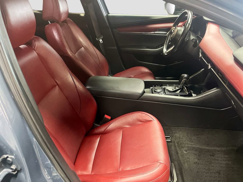 Used 2021 MAZDA MAZDA3 Hatchback w/Premium Plus Pkg image 29