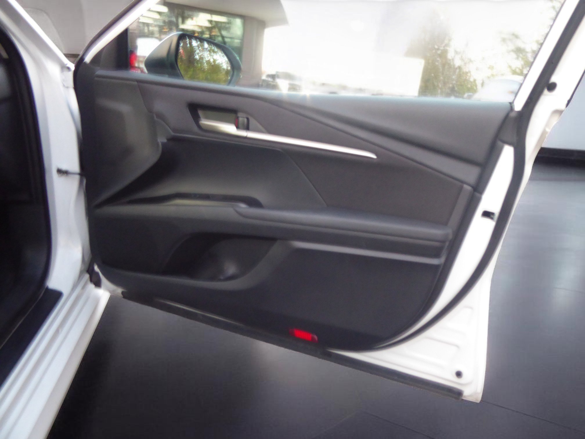 Used 2025 Toyota Camry LE image 13