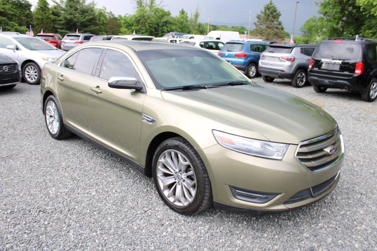 Used 2013 Ford Taurus Limited FWD image 4