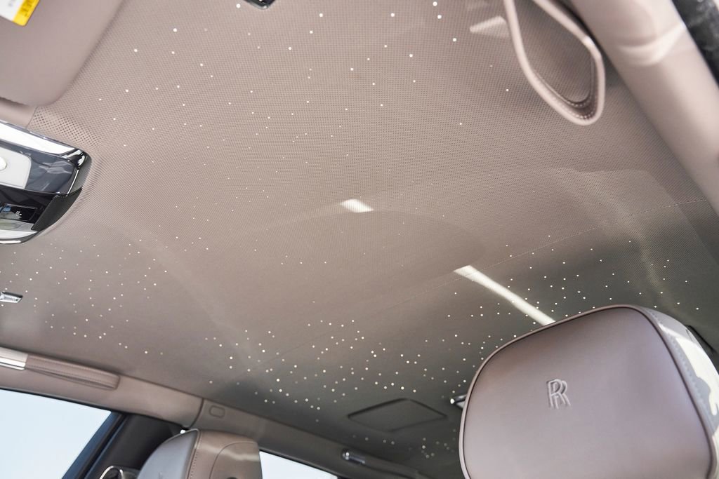 Used 2025 Rolls-Royce Phantom Sedan RWD image 56