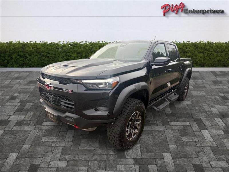 Used 2025 Chevrolet Colorado ZR2 w/ Technology Package AWD/4WD image 5