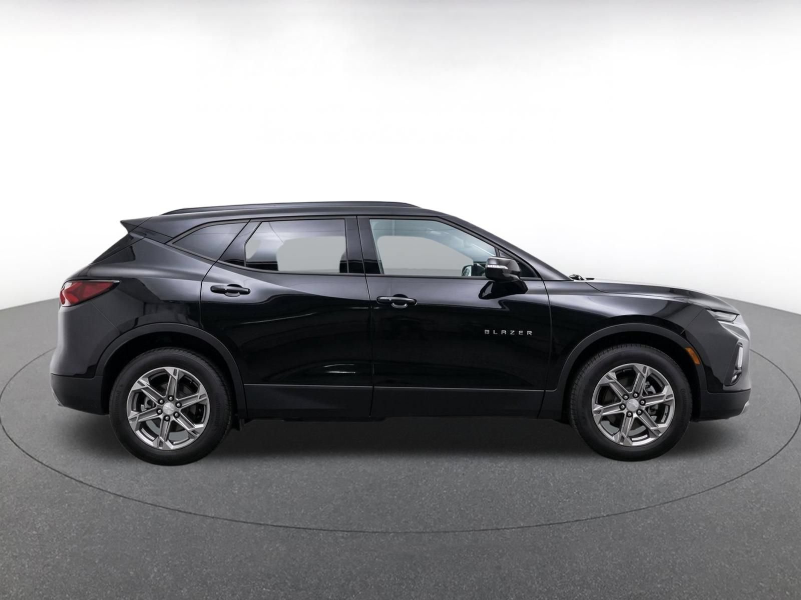 Used 2026 Chevrolet Blazer LT FWD image 9